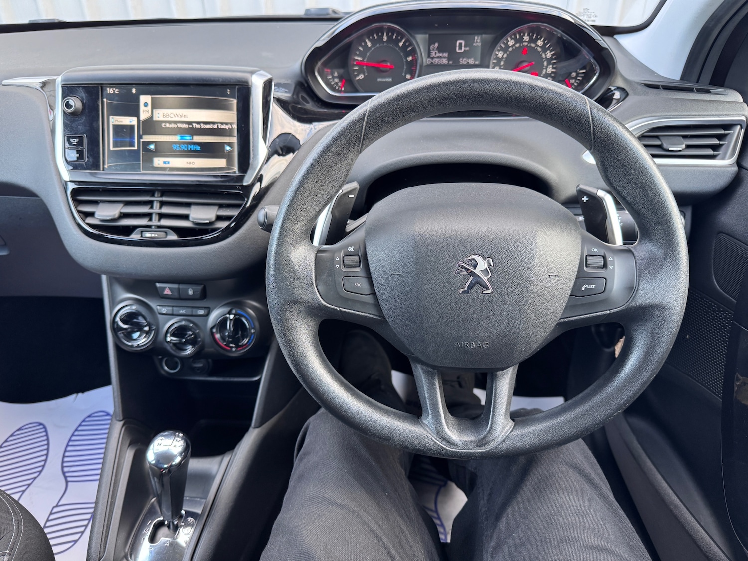 Used Peugeot 208 2013 for sale - 76348711: Photo 16