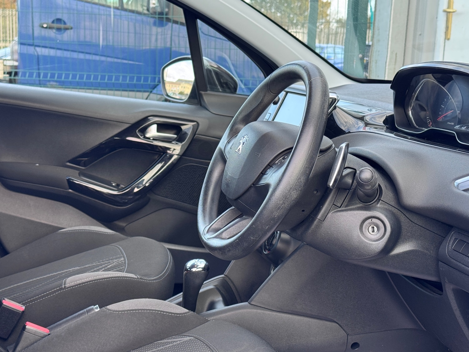 Used Peugeot 208 2013 for sale - 76348711: Photo 17