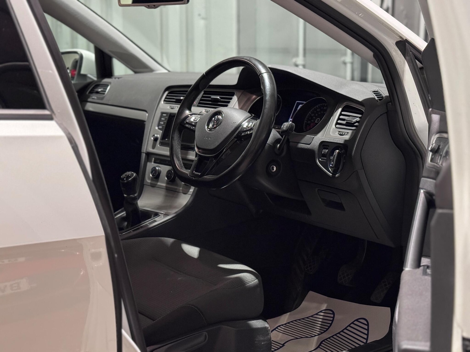 Used Volkswagen Golf 2014 for sale - 76189459: Photo 10