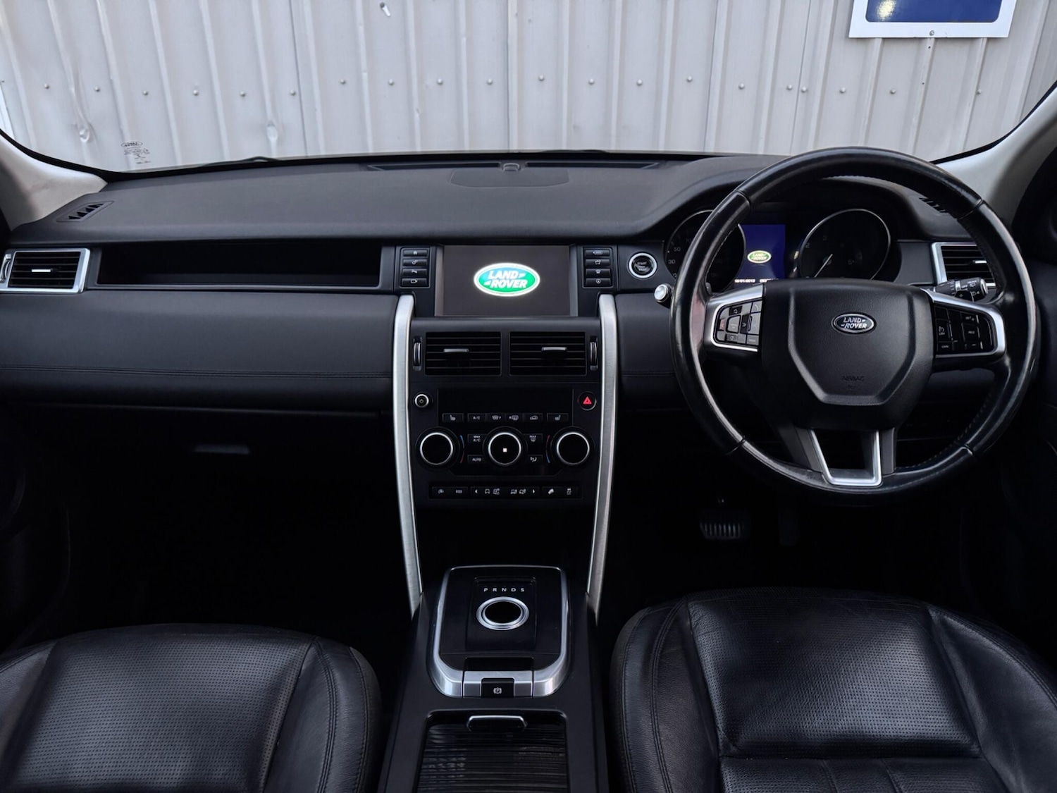 Used Land Rover Discovery Sport 2016 for sale - 76179676: Photo 17