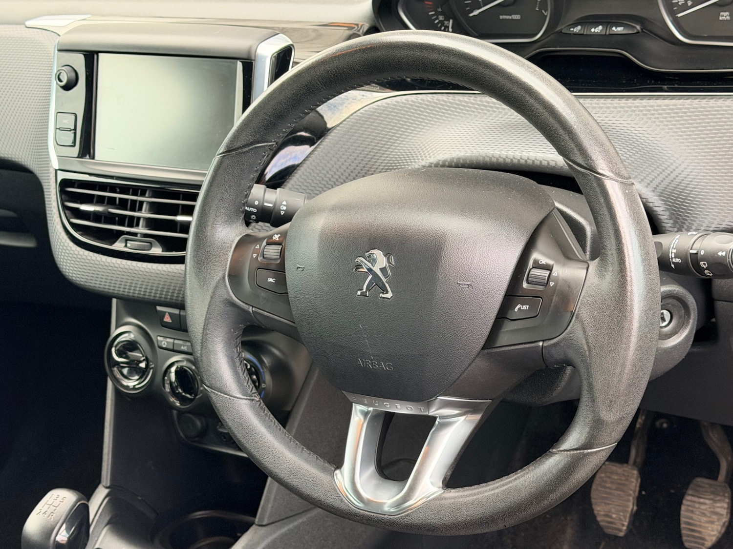 Used Peugeot 208 2015 for sale - 77118899: Photo 10