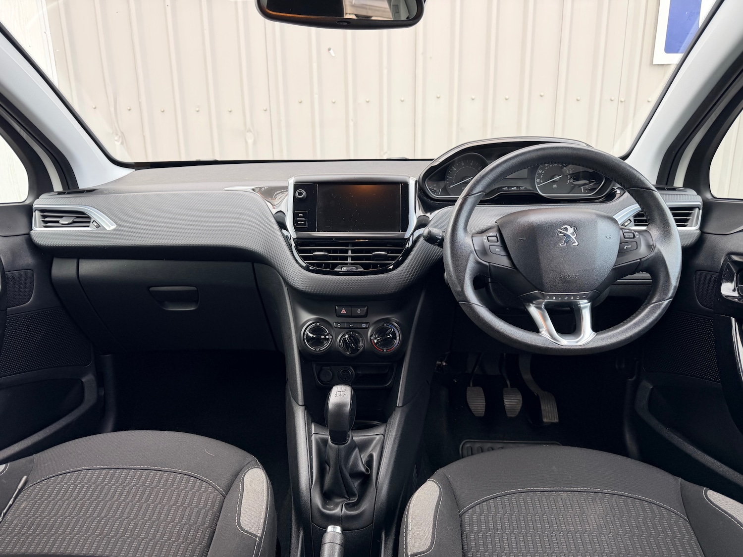 Used Peugeot 208 2015 for sale - 77118899: Photo 15