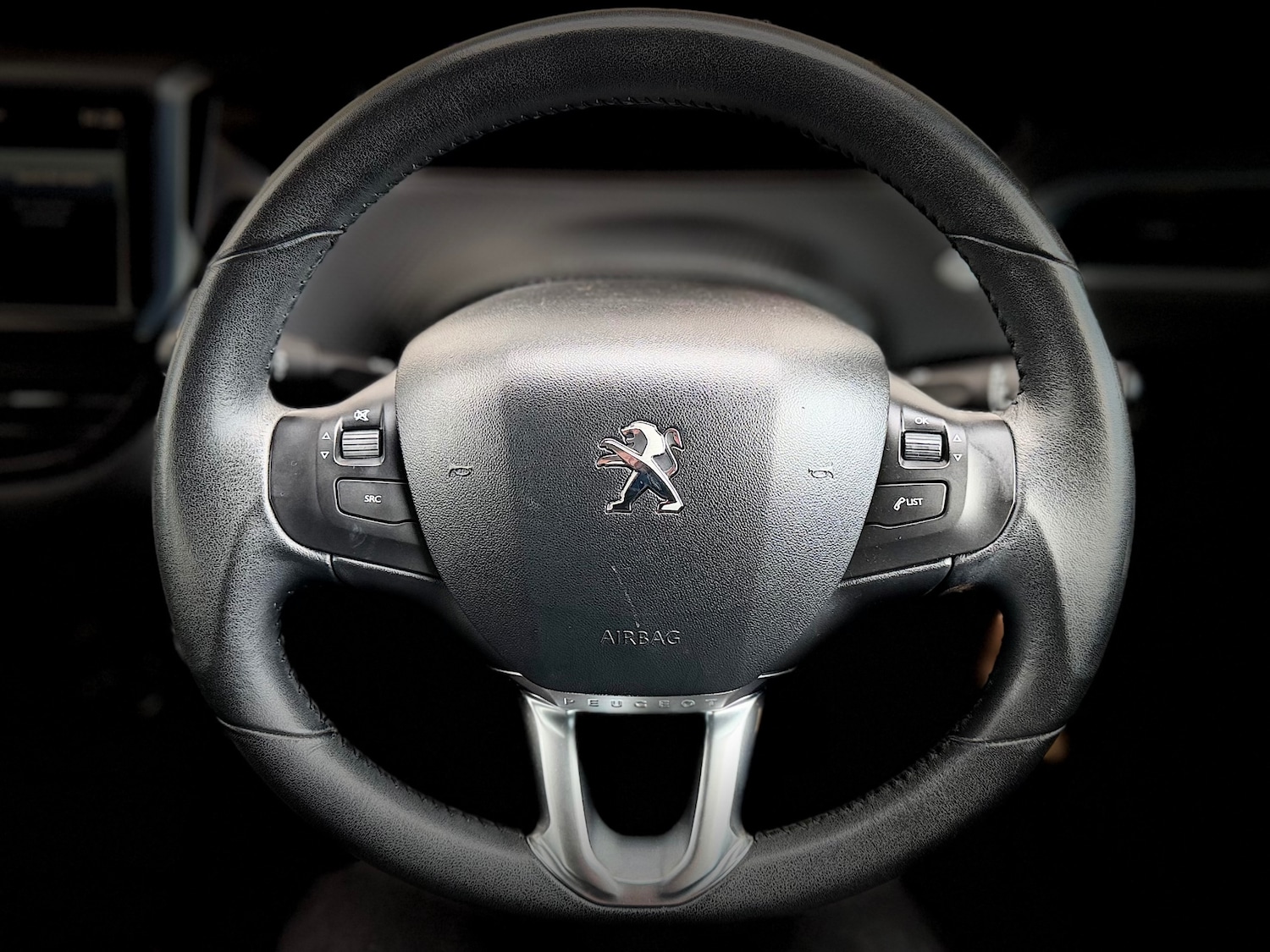 Used Peugeot 208 2015 for sale - 77118899: Photo 16