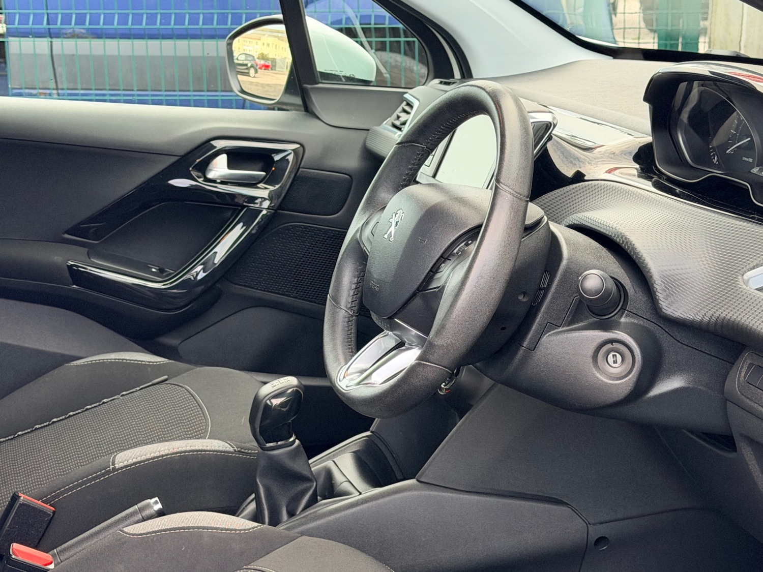 Used Peugeot 208 2015 for sale - 77118899: Photo 19