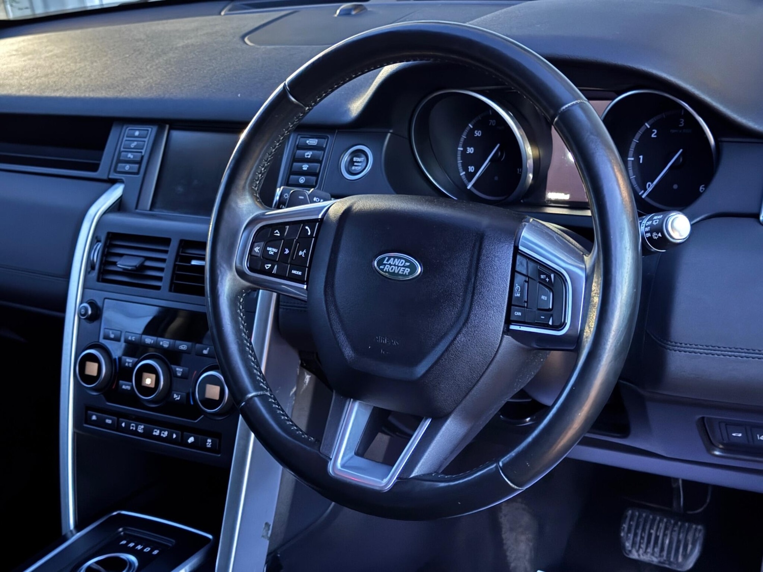 Used Land Rover Discovery Sport 2017 for sale - 76251212: Photo 11