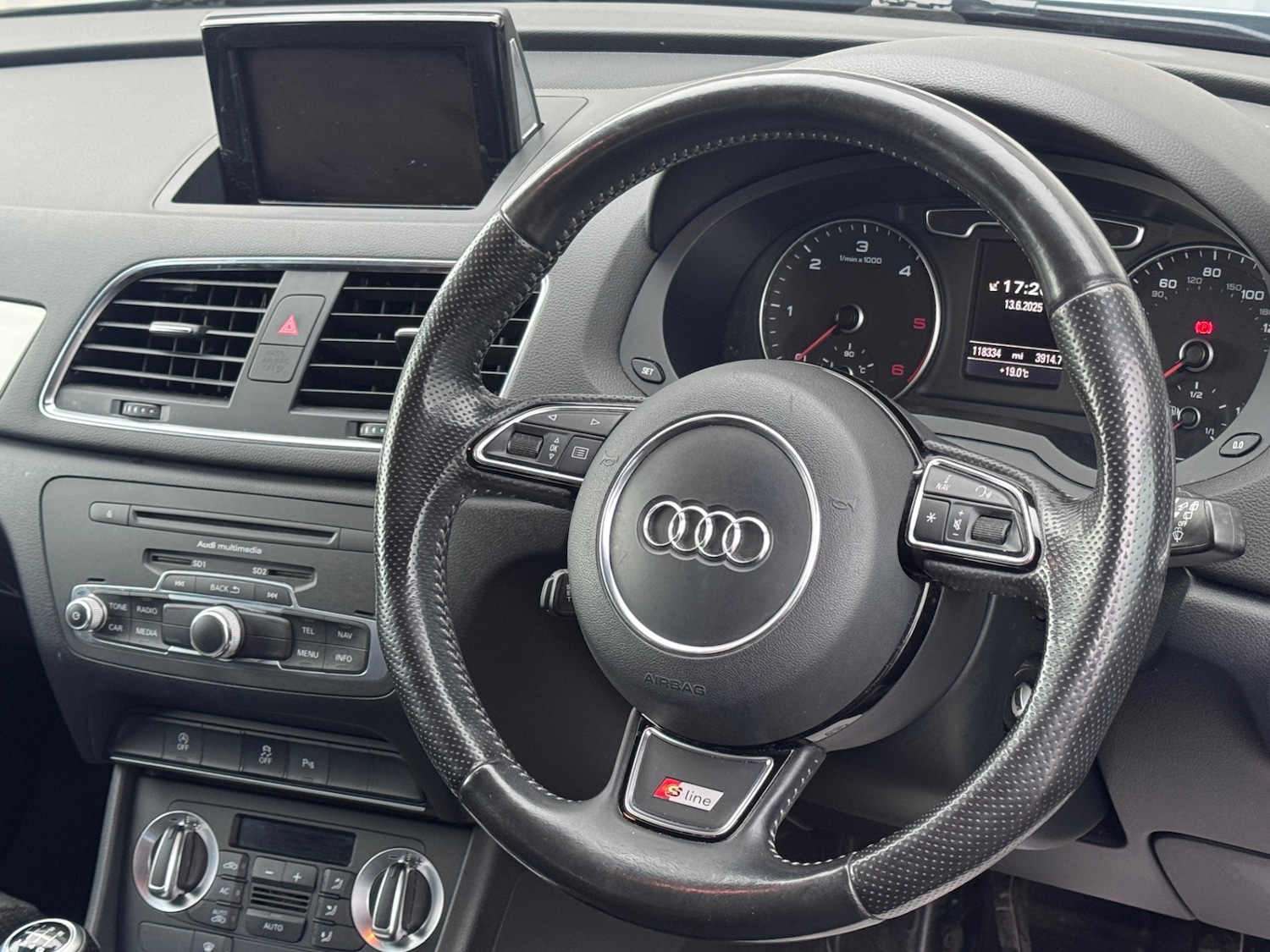Used Audi Q3 2012 for sale - 77645672: Photo 10