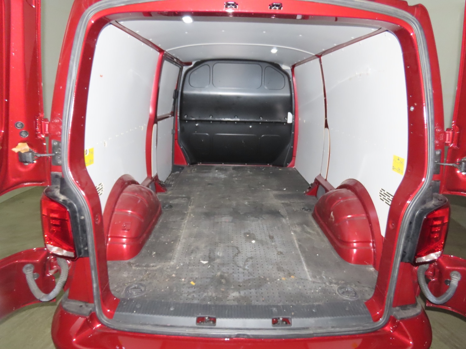 Used Volkswagen Transporter 2021 for sale - 76776491: Photo 2