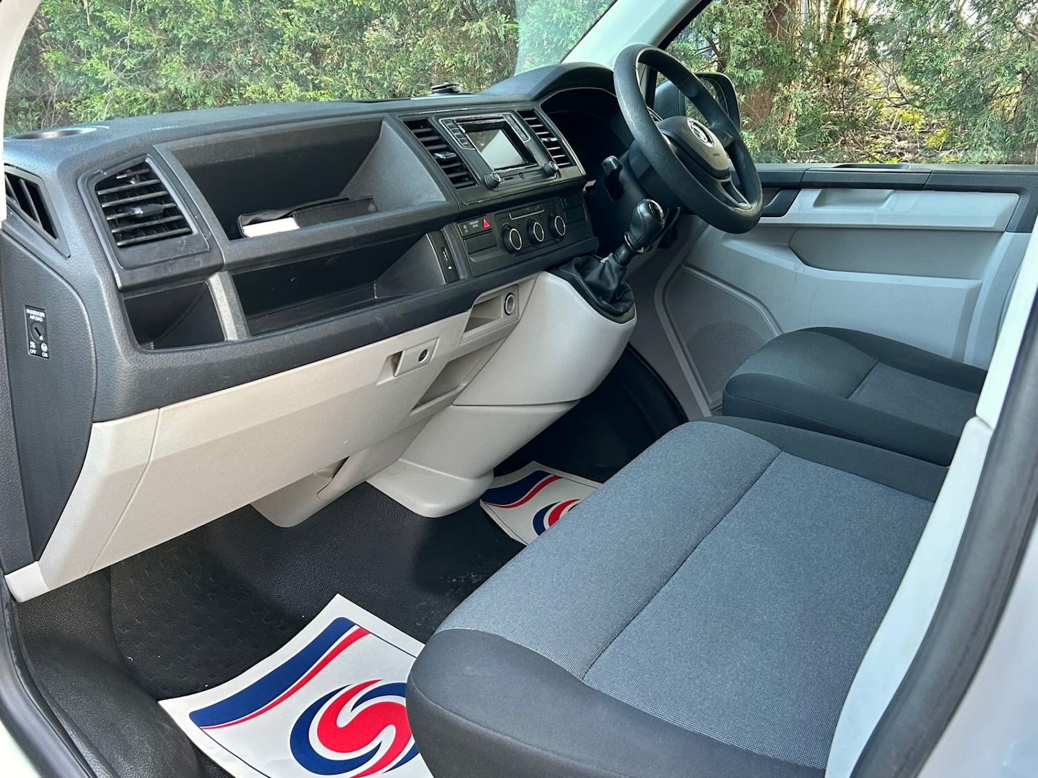 Used Volkswagen Transporter 2017 for sale - 77490247: Photo 12