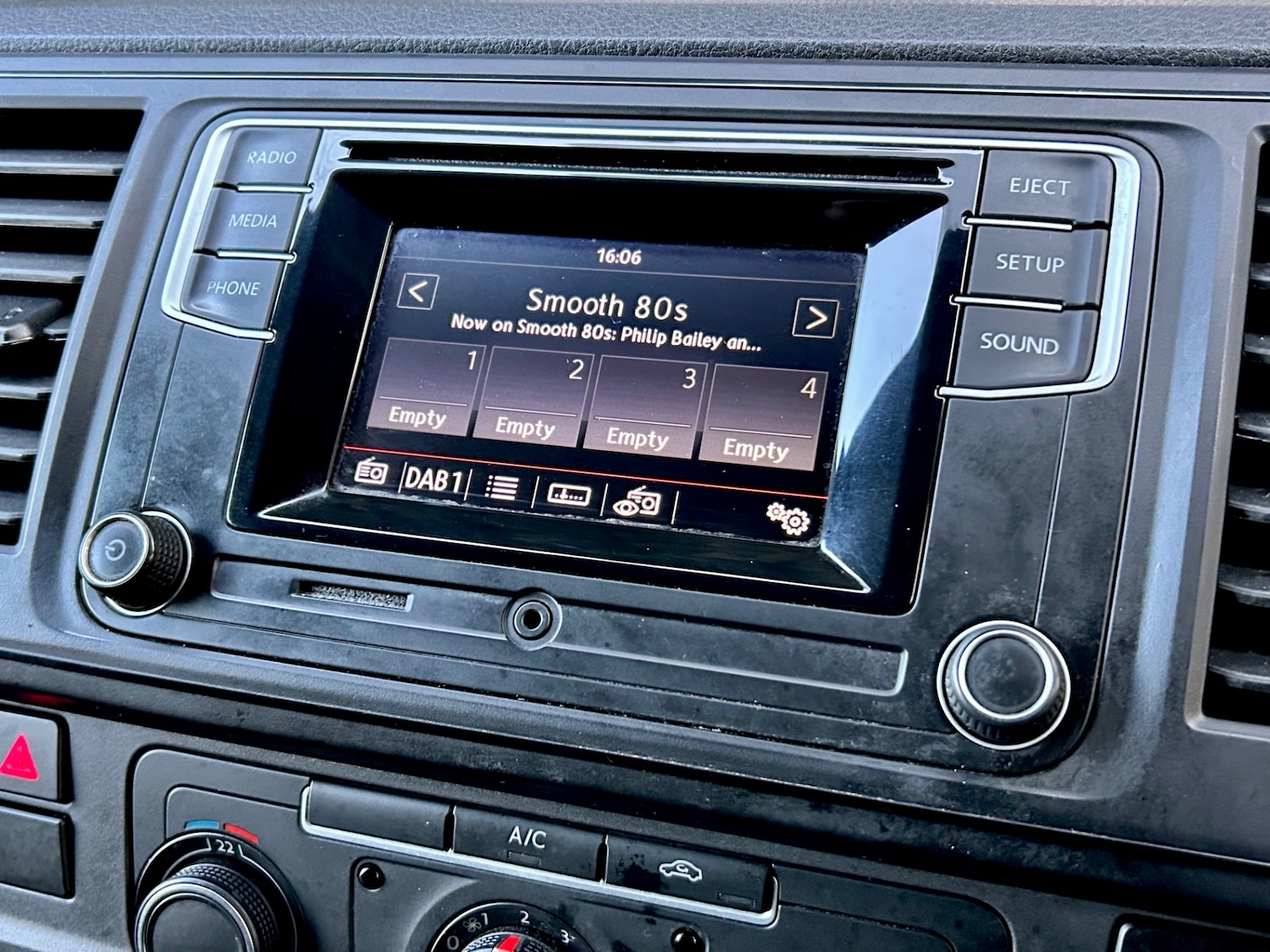 Used Volkswagen Transporter 2017 for sale - 77490247: Photo 15