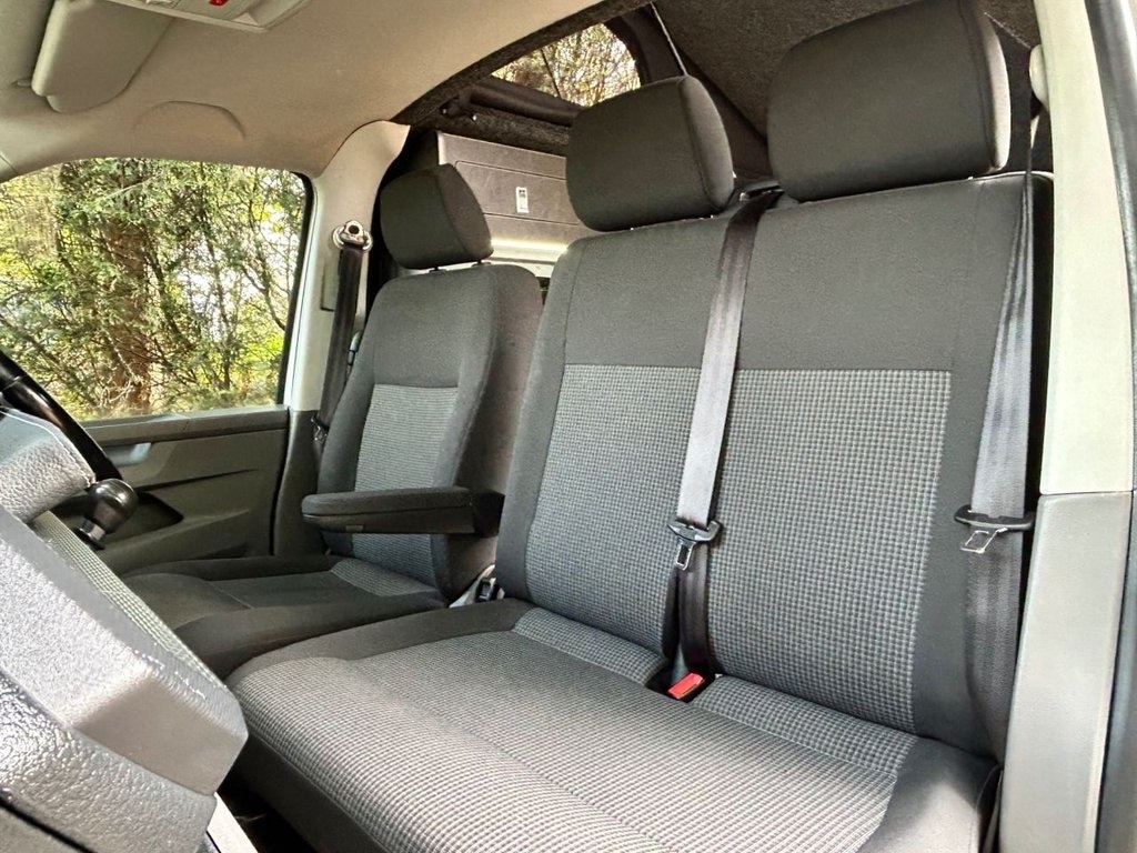 Used Volkswagen Transporter 2021 for sale - 76637852: Photo 2