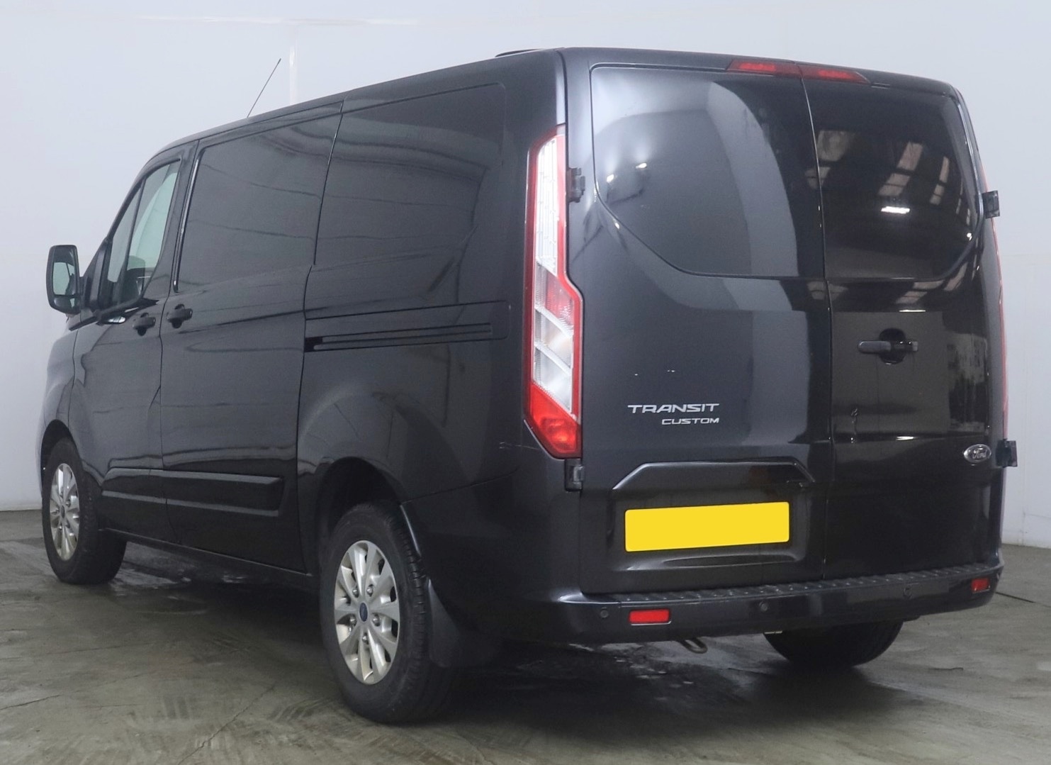 Used Ford Transit Custom 2019 for sale - 77833308: Photo 2