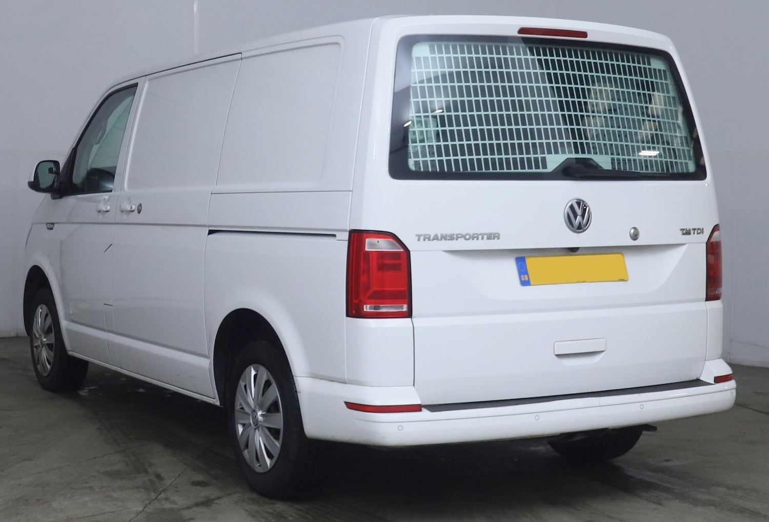 Used Volkswagen Transporter 2017 for sale - 77902554: Photo 2
