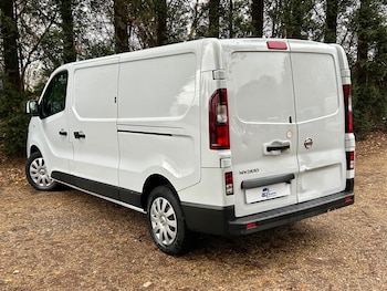 Used Nissan NV300 2021 for sale - 76637509: Photo