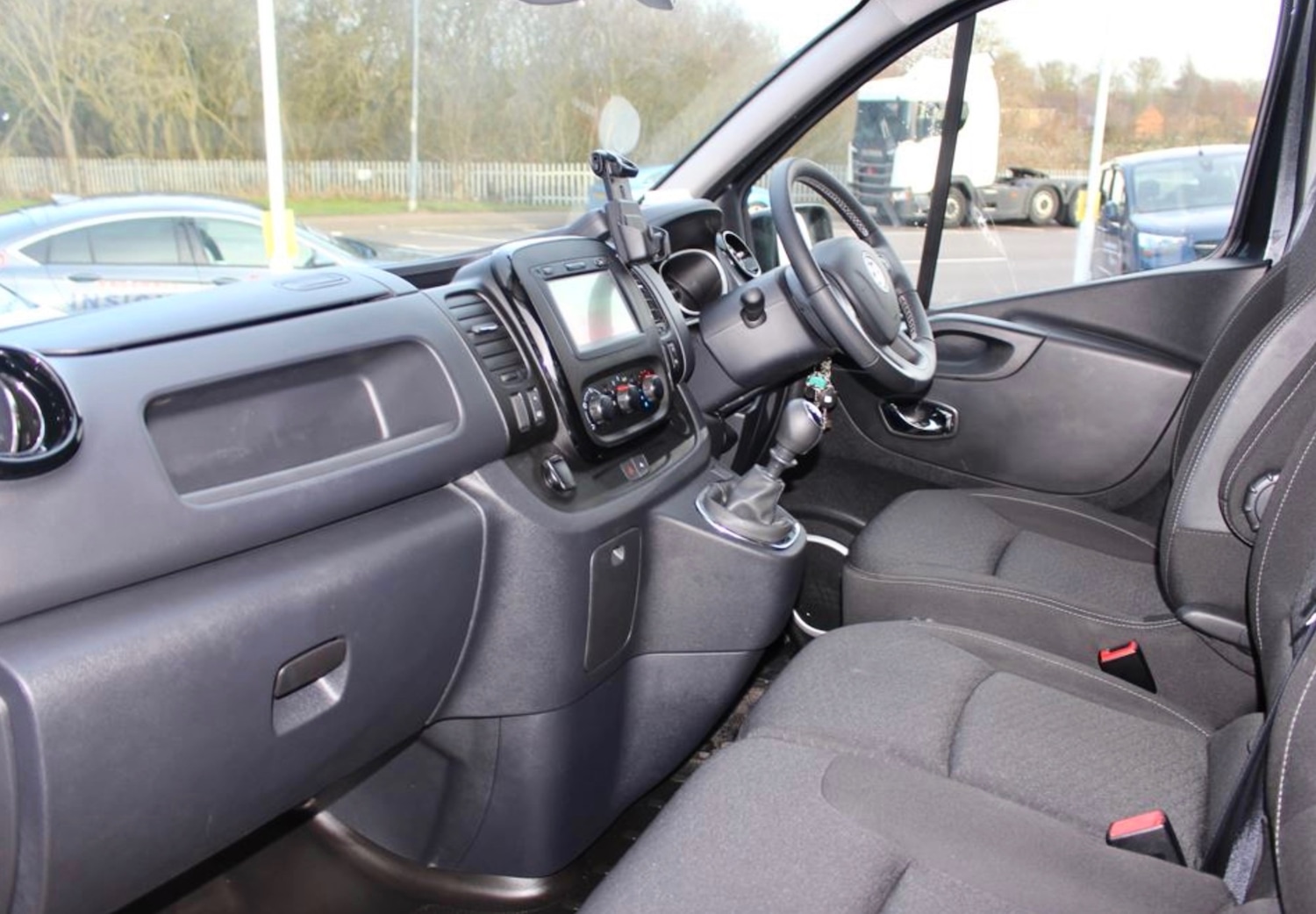 Used Vauxhall Vivaro 2018 for sale - 78070211: Photo 3