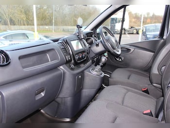 Used Vauxhall Vivaro 2018 for sale - 78070211: Photo