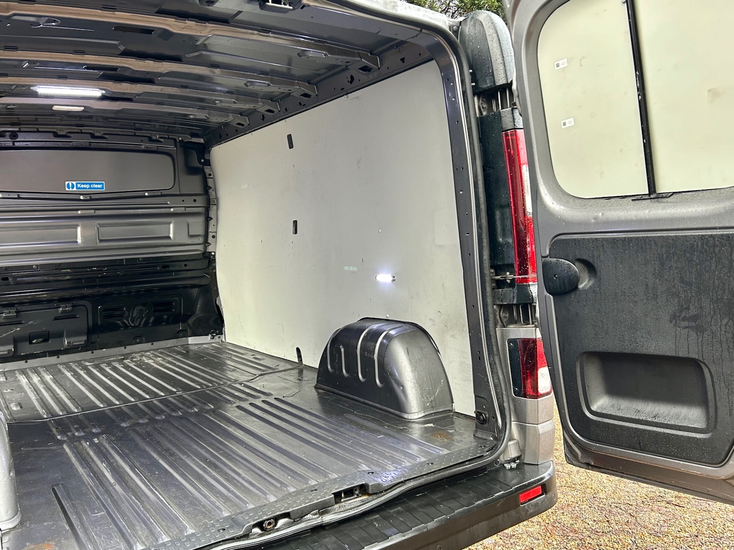 Used Vauxhall Vivaro 2019 for sale - 76922137: Photo 3