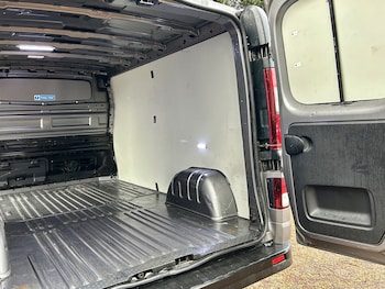 Used Vauxhall Vivaro 2019 for sale - 76922137: Photo
