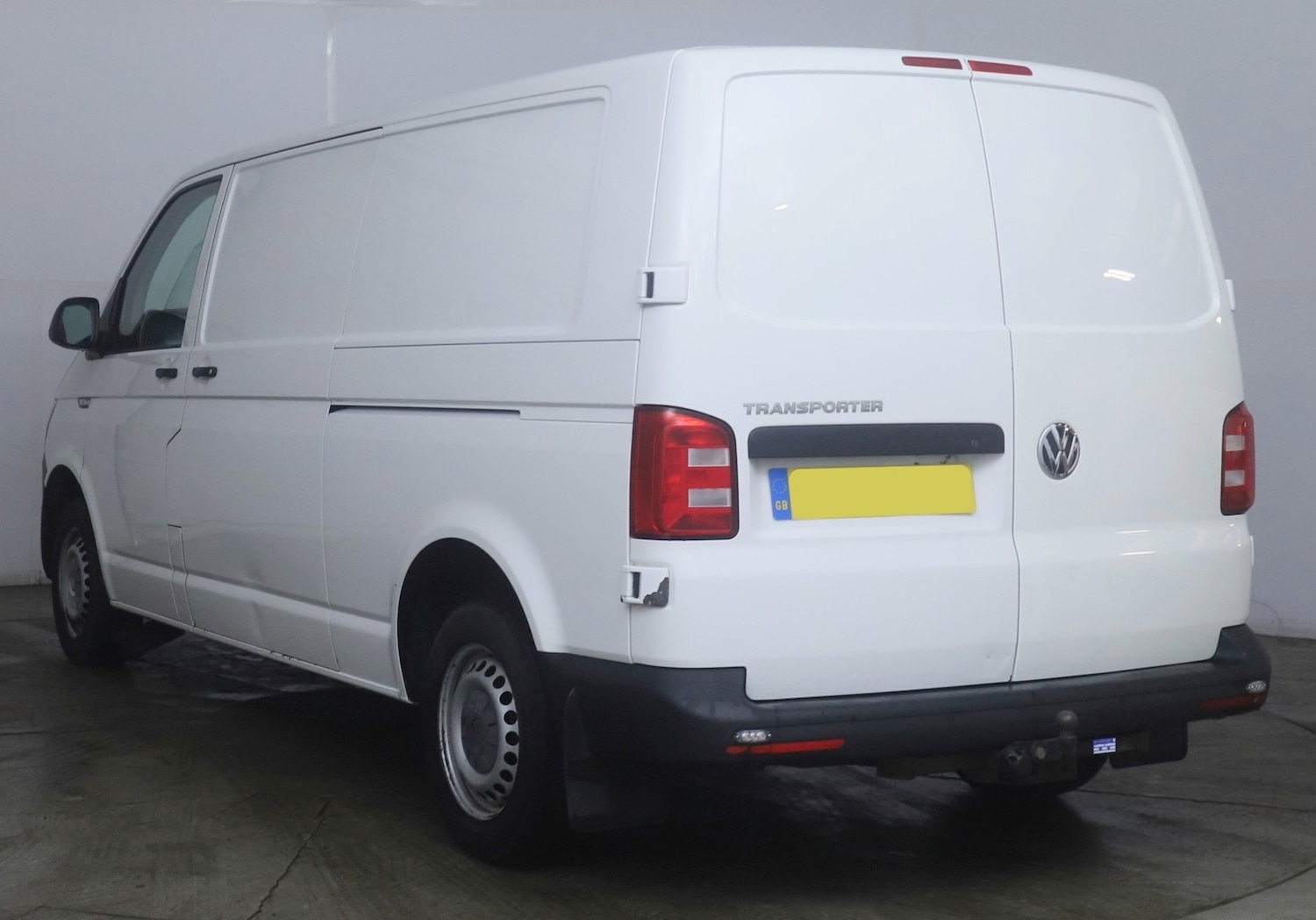 Used Volkswagen Transporter 2017 for sale - 77501420: Photo 2