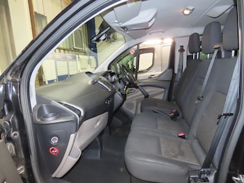 Used Ford Tourneo Custom 2015 for sale - 79439539: Photo