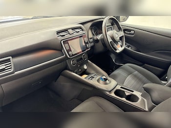 Used Nissan Leaf 2022 for sale - 76717772: Photo