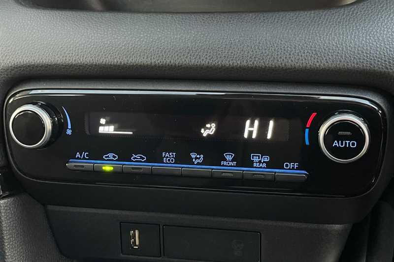 Used Toyota Yaris 2021 for sale - 76648401: Photo 12