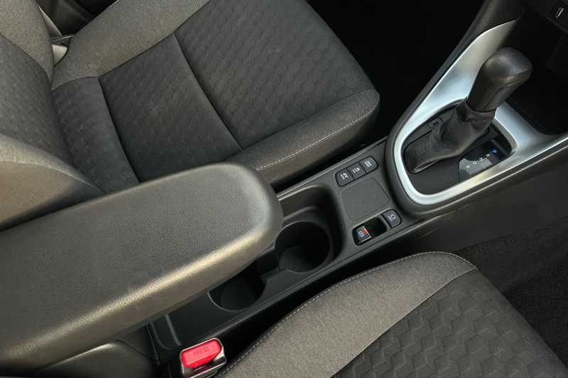 Used Toyota Yaris 2021 for sale - 76648401: Photo 17