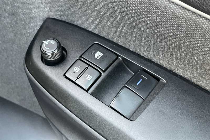 Used Toyota Yaris 2021 for sale - 76648401: Photo 18