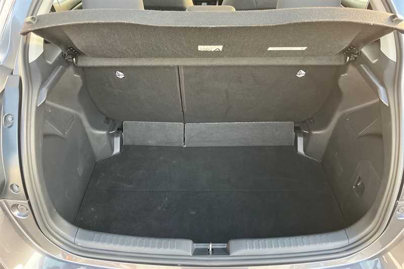 Used Toyota Yaris 2021 for sale - 76648401: Photo 20