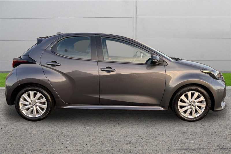 Used Toyota Yaris 2021 for sale - 76648401: Photo 3