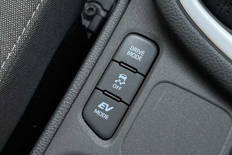 Used Toyota Yaris 2021 for sale - 76648401: Photo 34