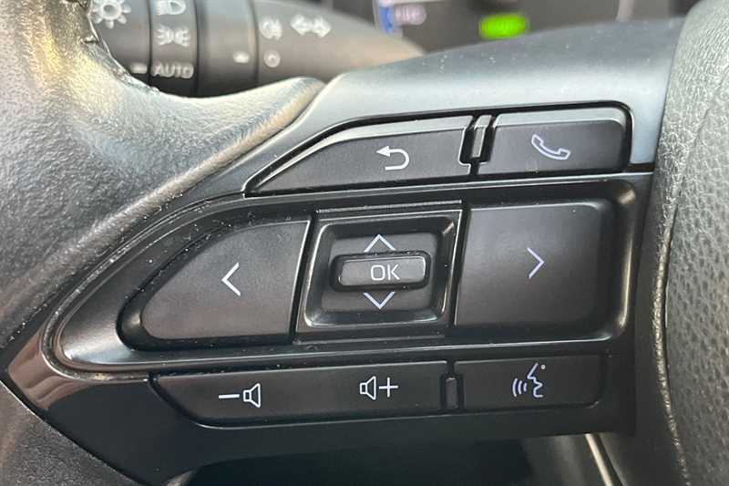 Used Toyota Yaris 2021 for sale - 76648401: Photo 38