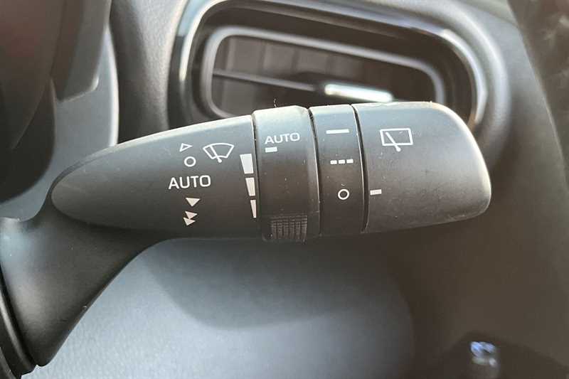 Used Toyota Yaris 2021 for sale - 76648401: Photo 40