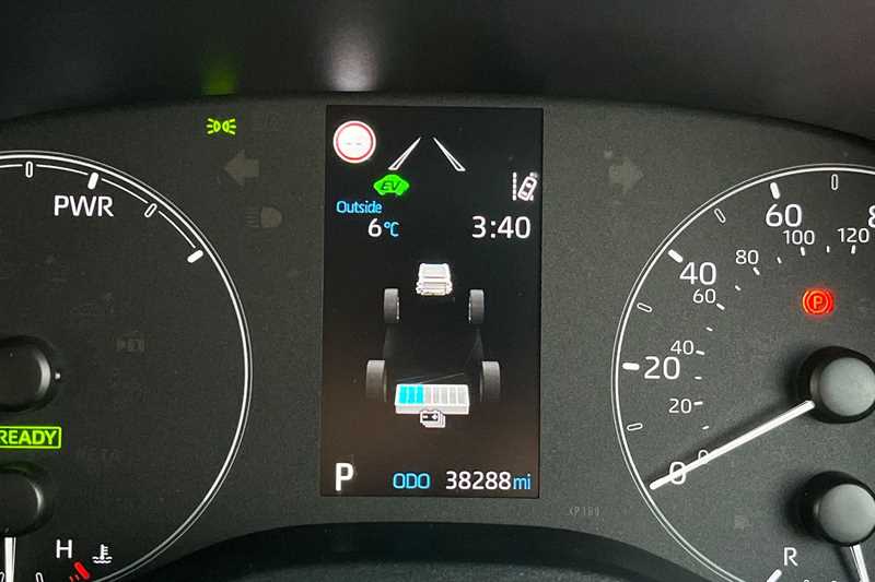 Used Toyota Yaris 2021 for sale - 76648401: Photo 41