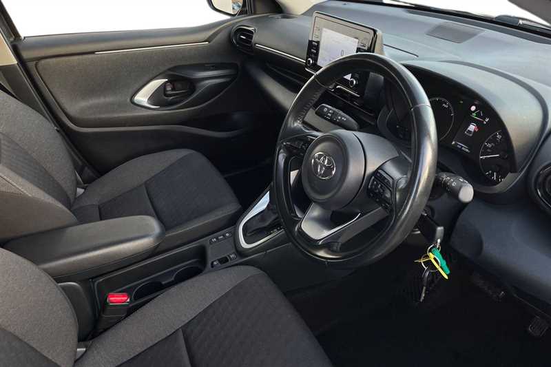 Used Toyota Yaris 2021 for sale - 76648401: Photo 8