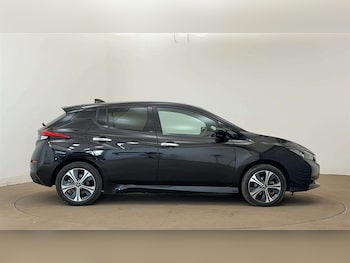 Used Nissan Leaf 2021 for sale - 77401440: Photo