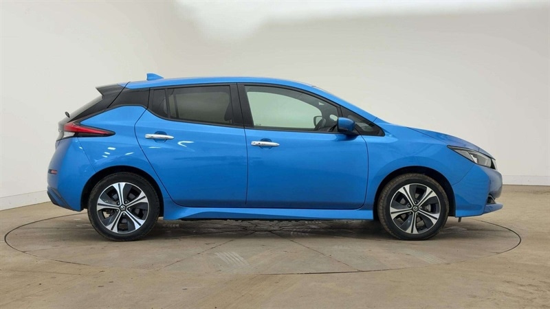 Used Nissan Leaf 2021 for sale - 76636112: Photo 4