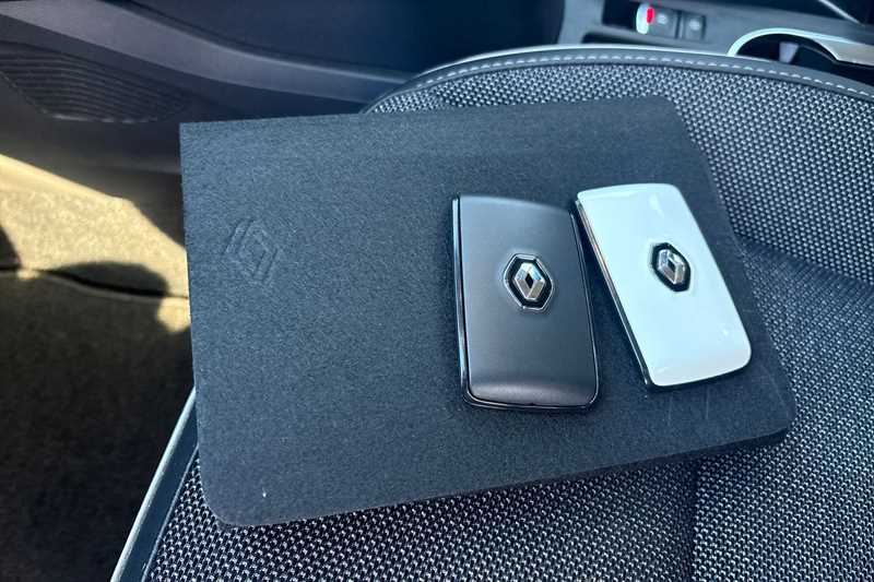 Used Renault Captur 2024 for sale - 76587152: Photo 32