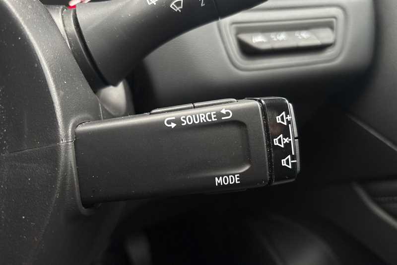 Used Renault Captur 2024 for sale - 76587152: Photo 36