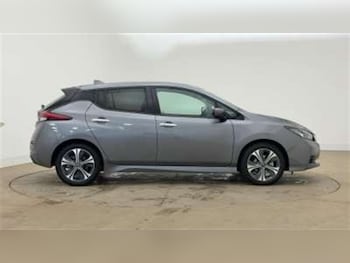 Used Nissan Leaf 2021 for sale - 76204399: Photo