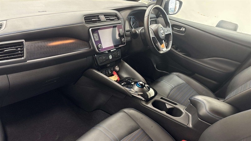 Used Nissan Leaf 2021 for sale - 76575394: Photo 2