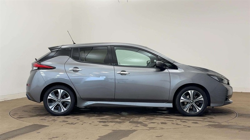 Used Nissan Leaf 2021 for sale - 76575394: Photo 4