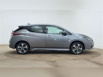 Used Nissan Leaf 2022 for sale - 76204397: Photo
