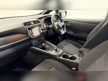 Used Nissan Leaf 2022 for sale - 76717780: Photo