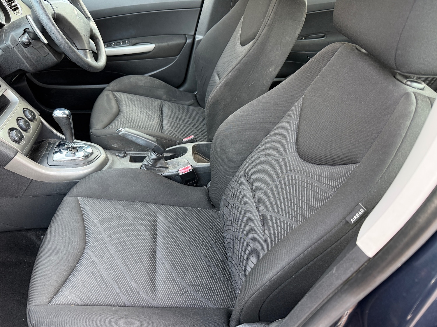 Used Peugeot 308 2012 for sale - 76567851: Photo 10