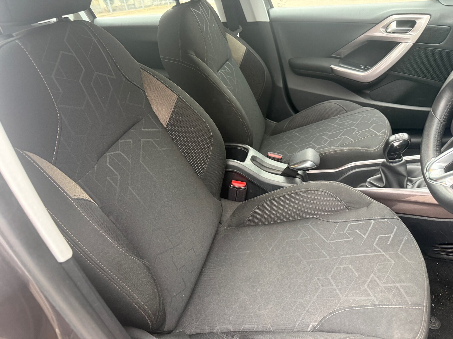 Used Peugeot 2008 2014 for sale - 77640916: Photo 9