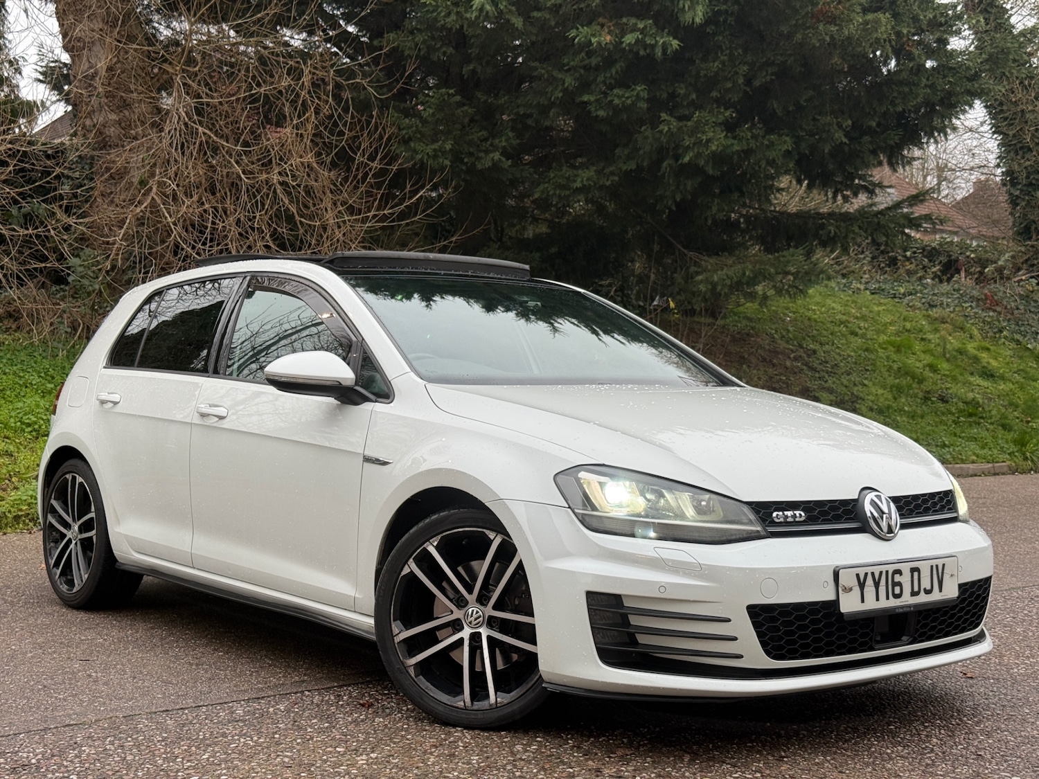 Used Volkswagen Golf 2016 for sale - 77019435: Photo 2