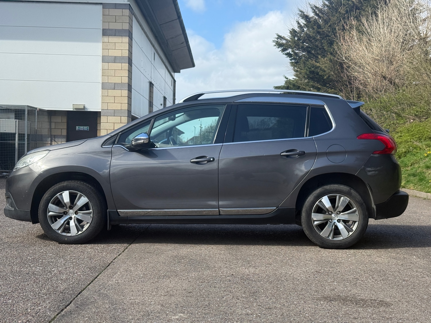 Used Peugeot 2008 2014 for sale - 78067309: Photo 5