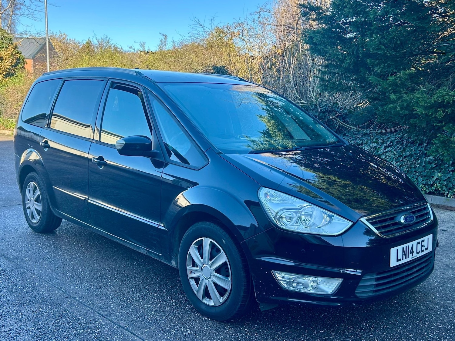 Used Ford Galaxy 2014 for sale - 76768809: Photo 2