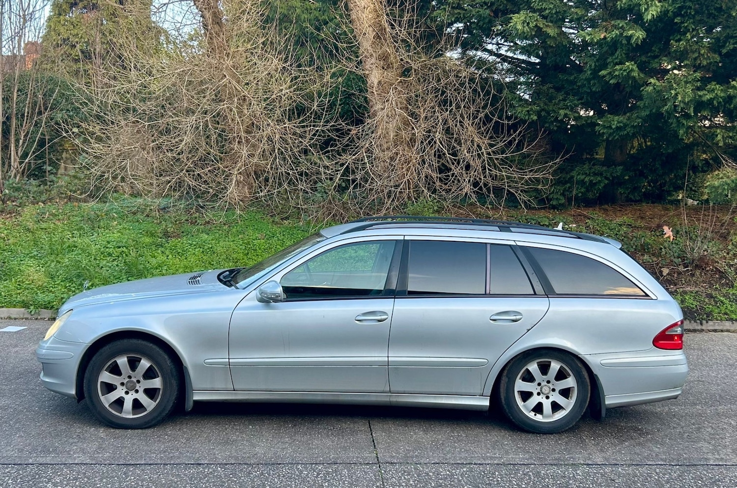 Used Mercedes-Benz E Class 2009 for sale - 77013198: Photo 4