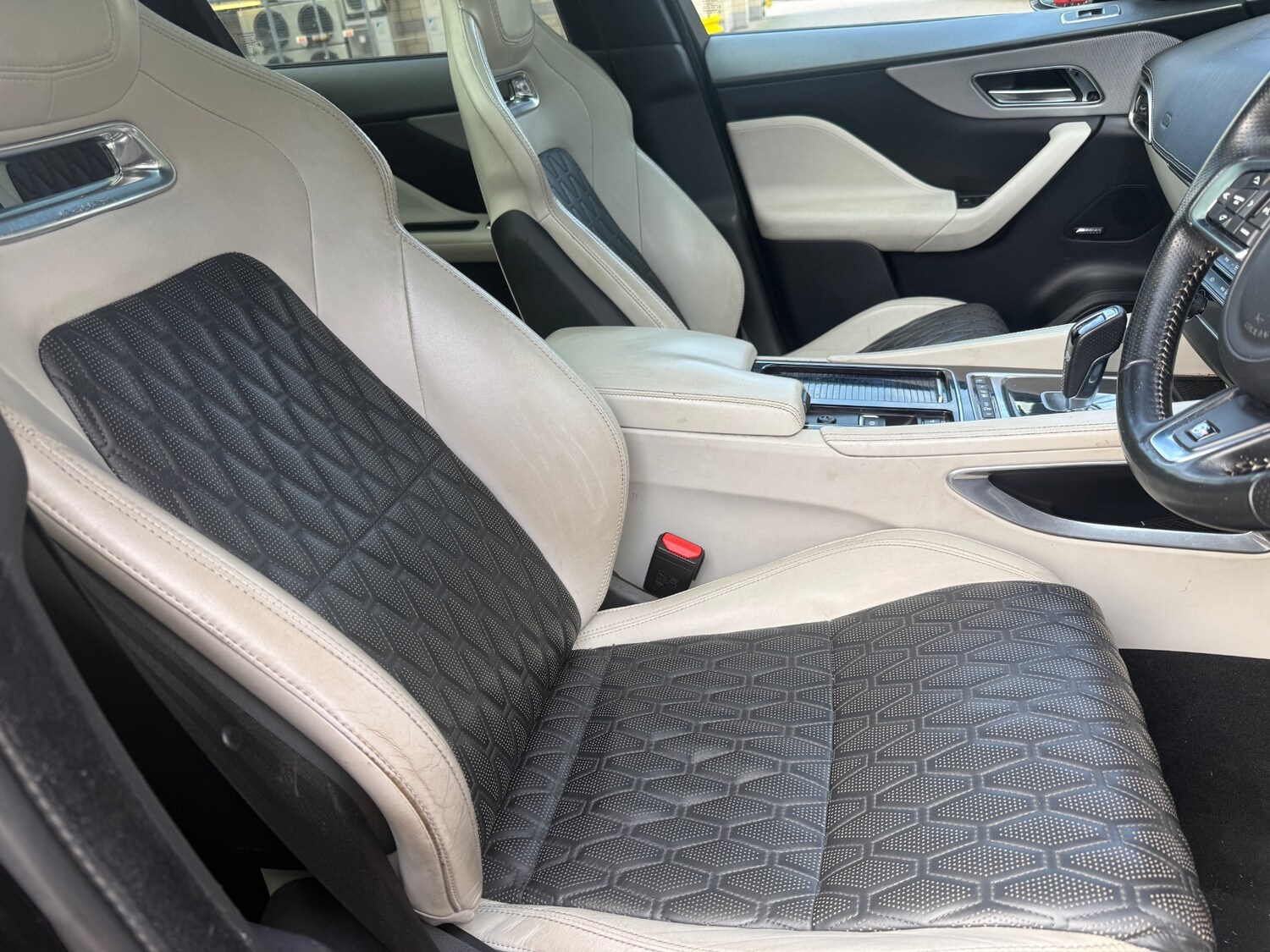 Used Jaguar F-Pace 2019 for sale - 77701228: Photo 9